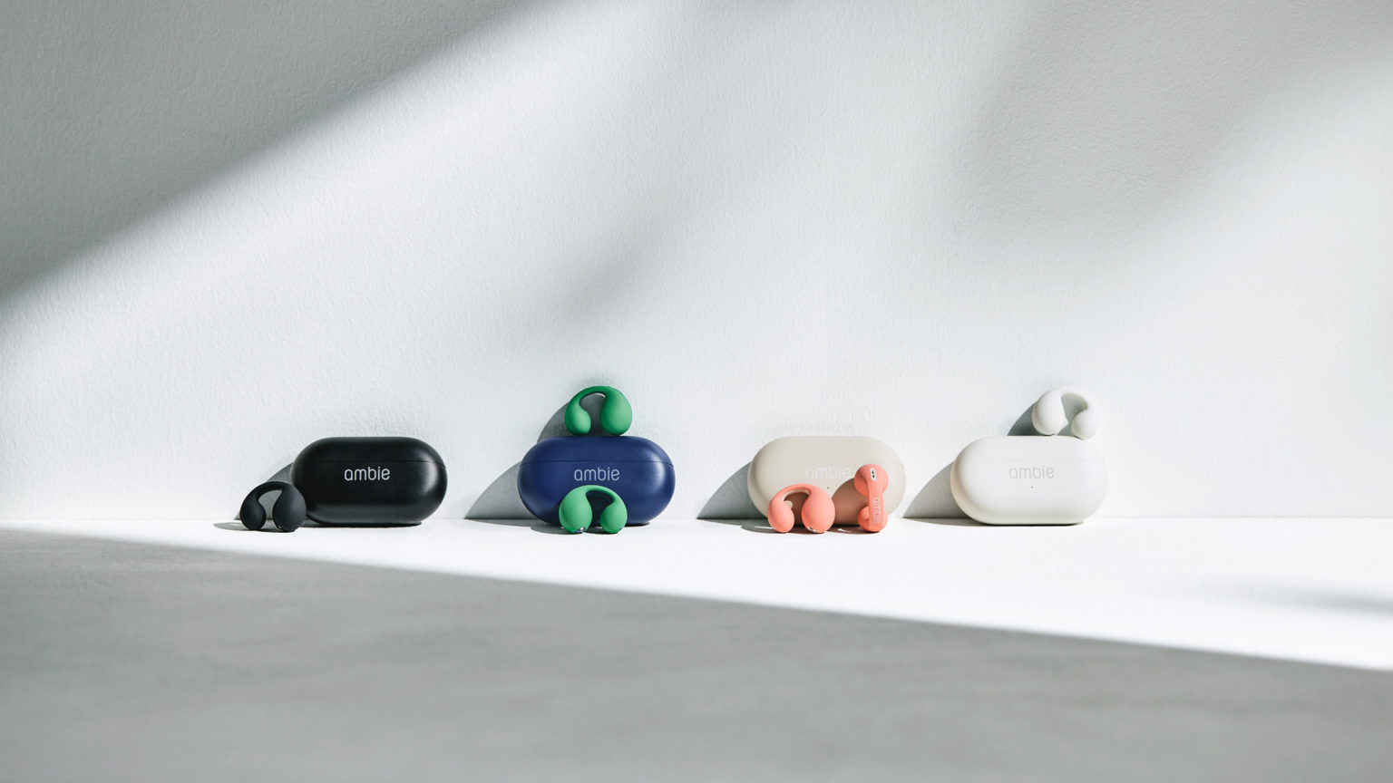 耳をふさがない完全ワイヤレスイヤホンambieのデザインを担当 – ソニー